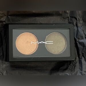 MAC limited edition Frost Eyeshadow Duo Keep Gleaming, Shaken & Stirred RV $50